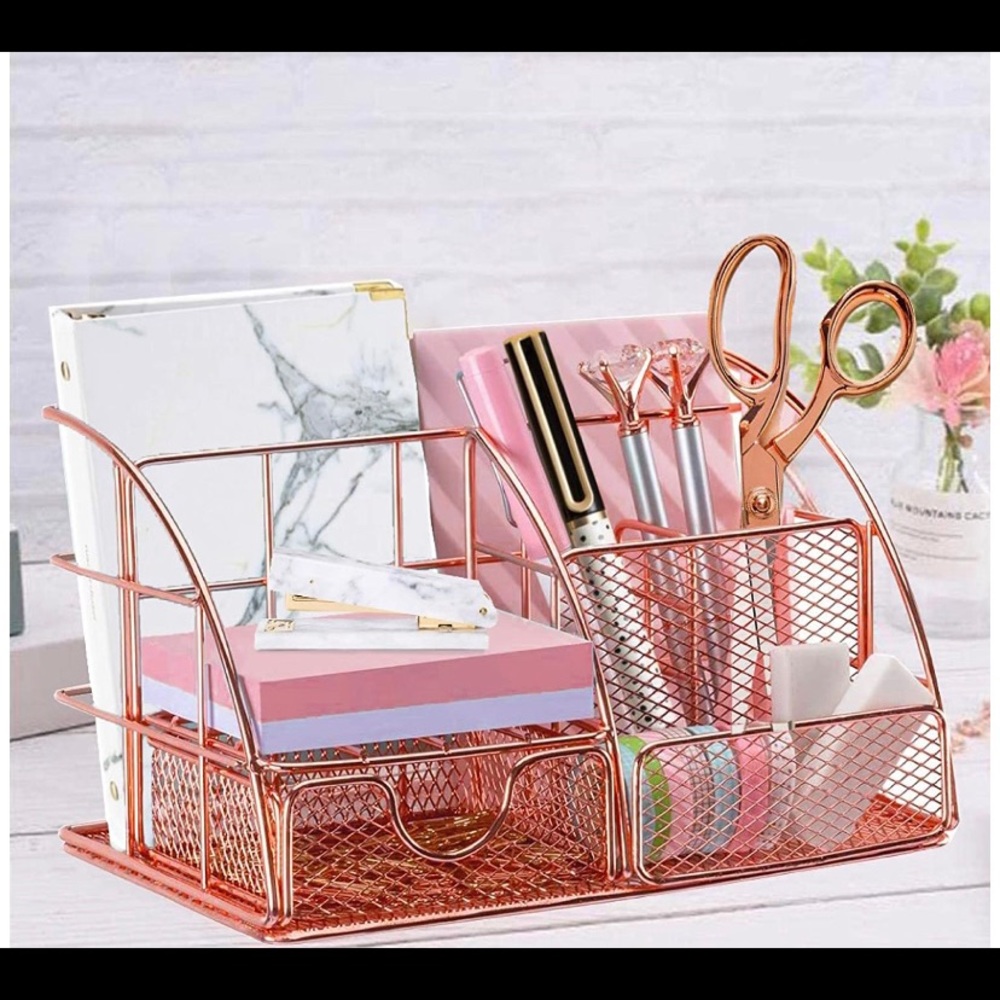 Desk organizer